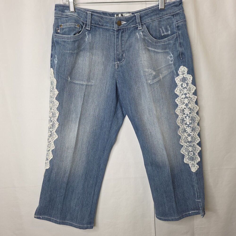 Crest Jeans Womens Sz 11/12 Blue Denim Cropped Capri Applique Casual Distressed